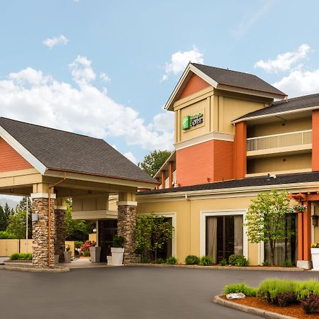 Holiday Inn Express Roseburg By Ihg Exterior foto